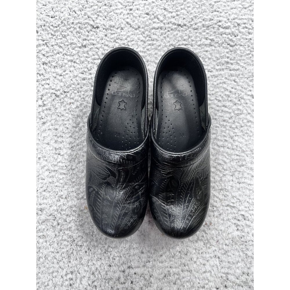 Women's Dansko Pro Black Tooled Embossed Floral Leather Slip On Clog Size 38 - Picture 2 of 11